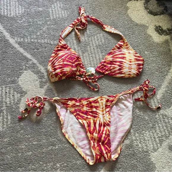 Monokini Kardashian Kollection - Taille L - Couleurs Magenta/jaune Tie-dye - Neuf Avec étiquettes